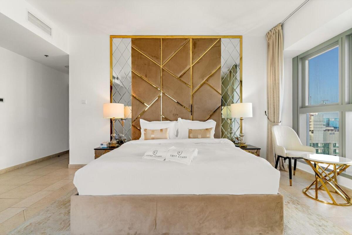 First Class 2br High-rise Elegance