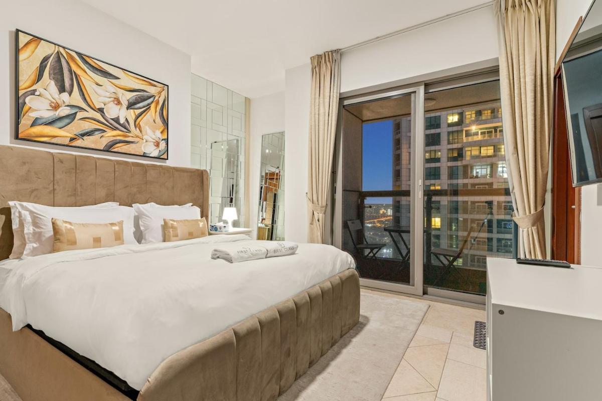 Apartment First Class 2br High-rise Elegance Dubai