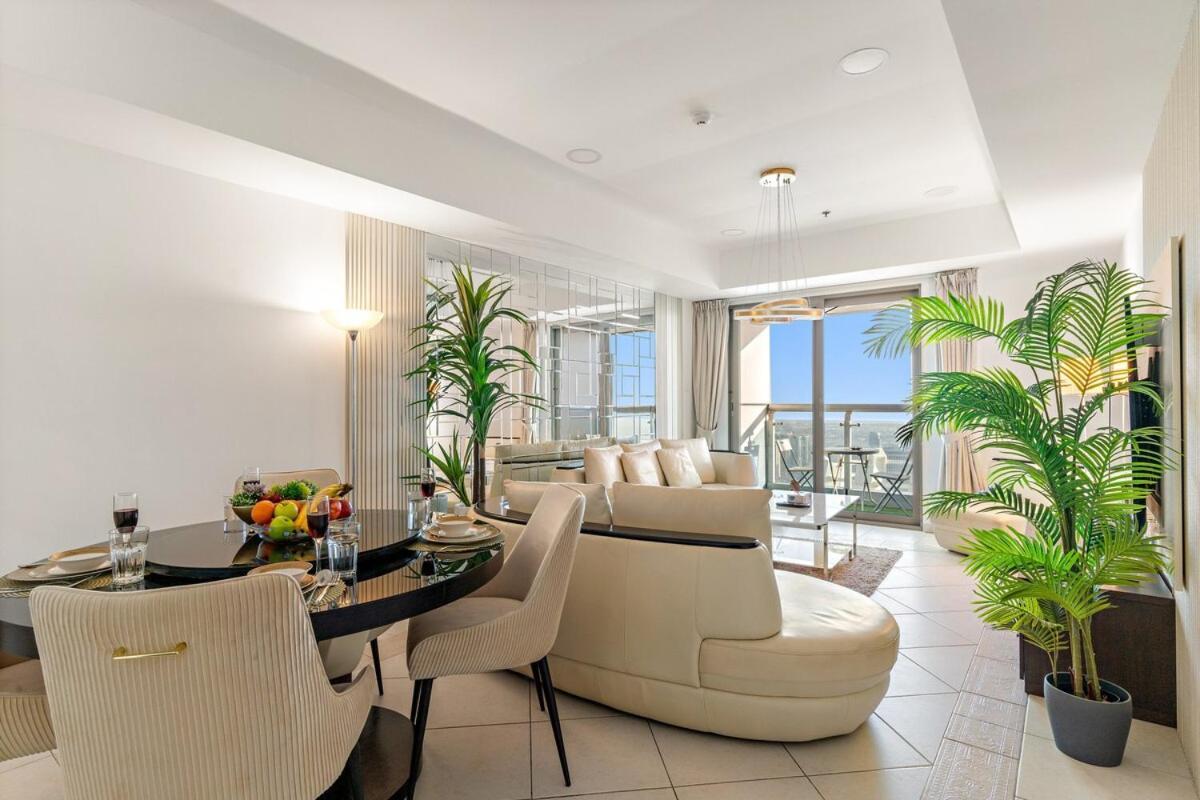 Apartment First Class 2br High-rise Elegance