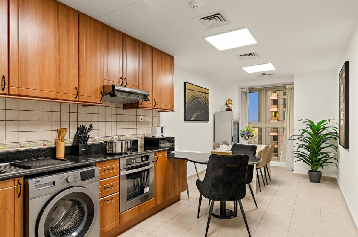 First Class 2br High-rise Elegance