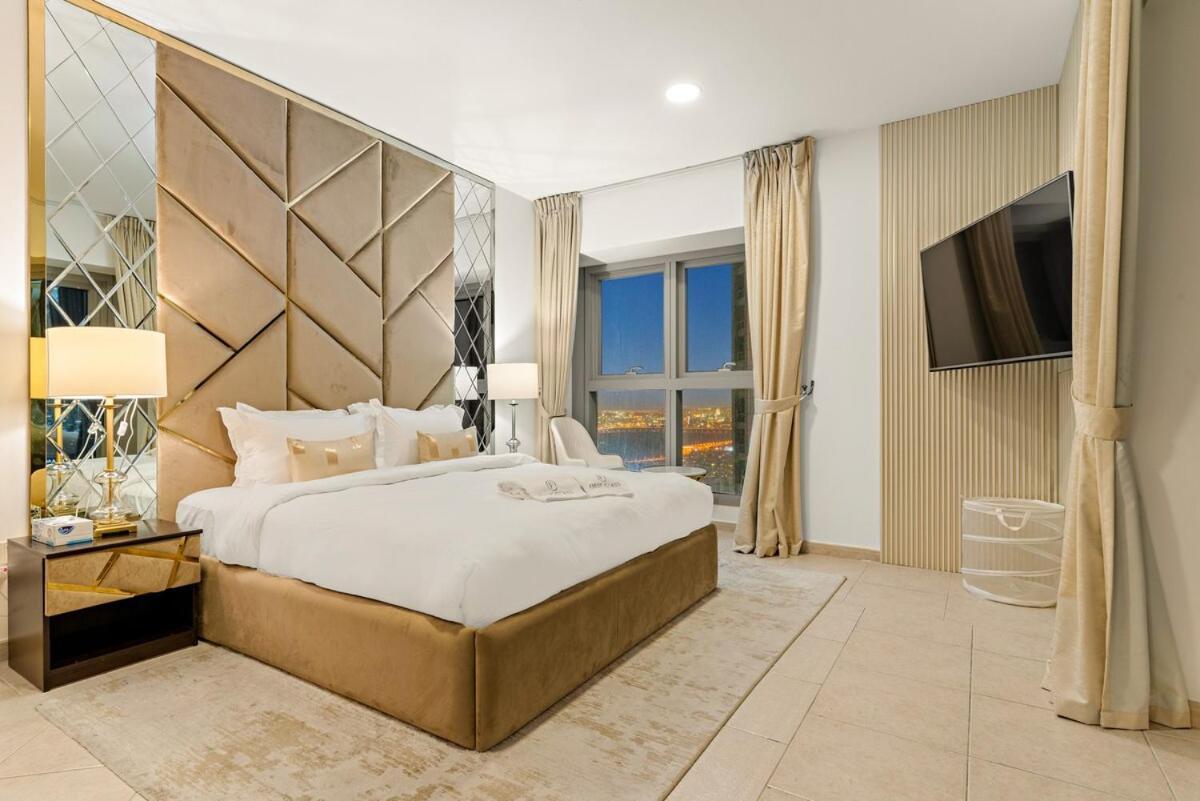 First Class 2br High-rise Elegance